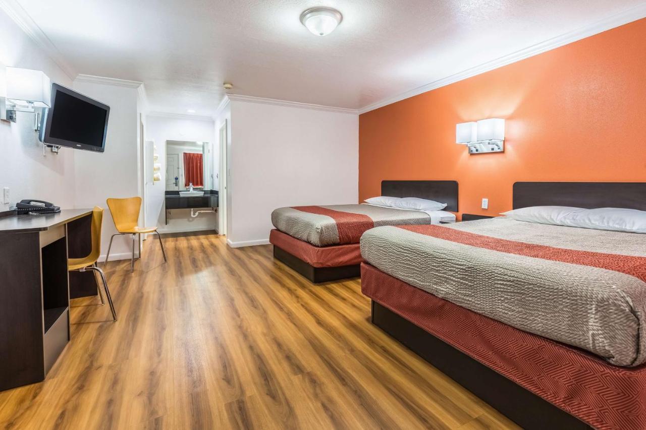 Hotel 6 Tremonton, Utah 3*