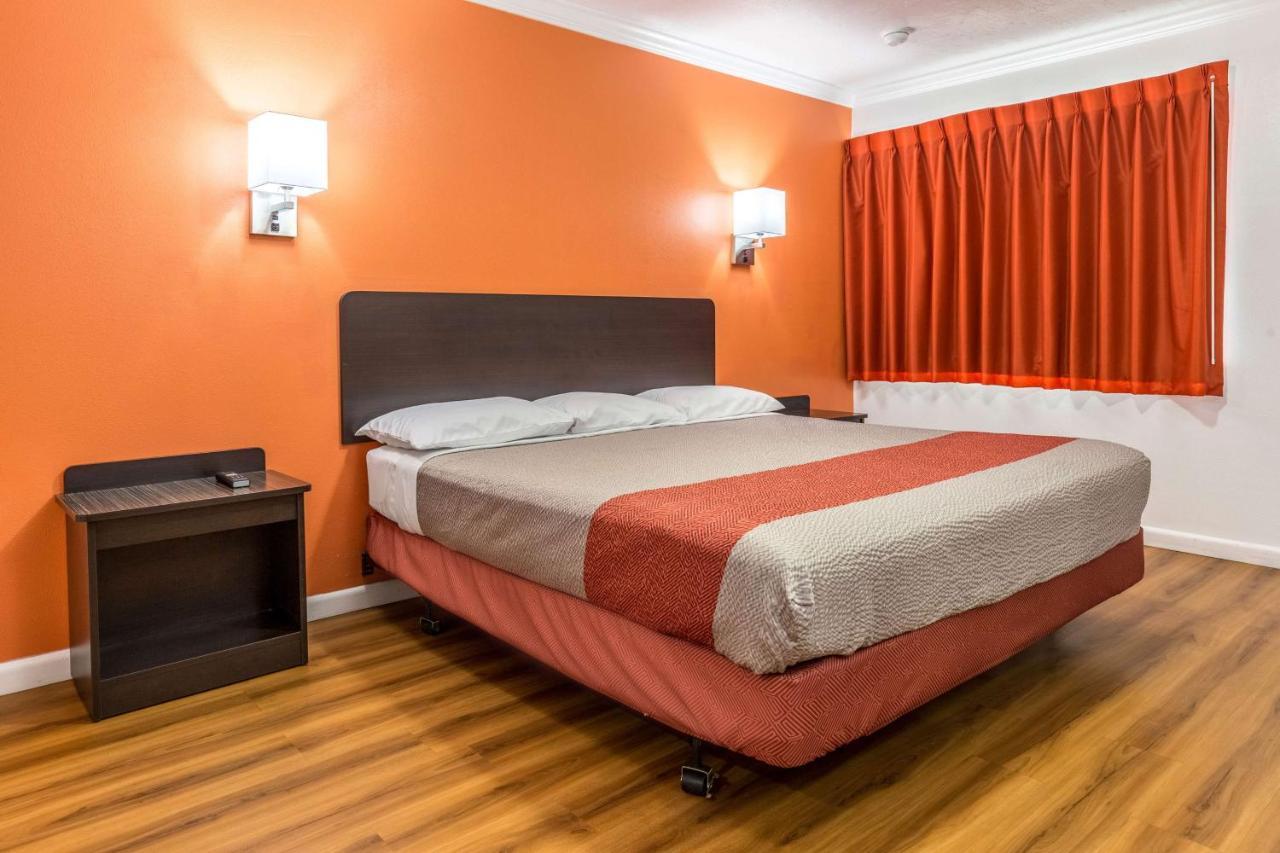 Hotel 6 Tremonton, Utah